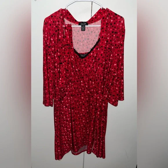 Red Heart Patterned Women's ROBE AND ALEEP DRESS “ Rene Rofe” - Picture 6 of 6